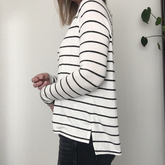 3/$20 NWT Old Navy Luxe Striped Raglan Sleeve Tee, size Small 🖤 - Picture 3 of 12